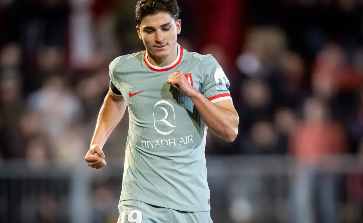 Doblete de Julián para el triunfo y clasificación del Atlético de Madrid.