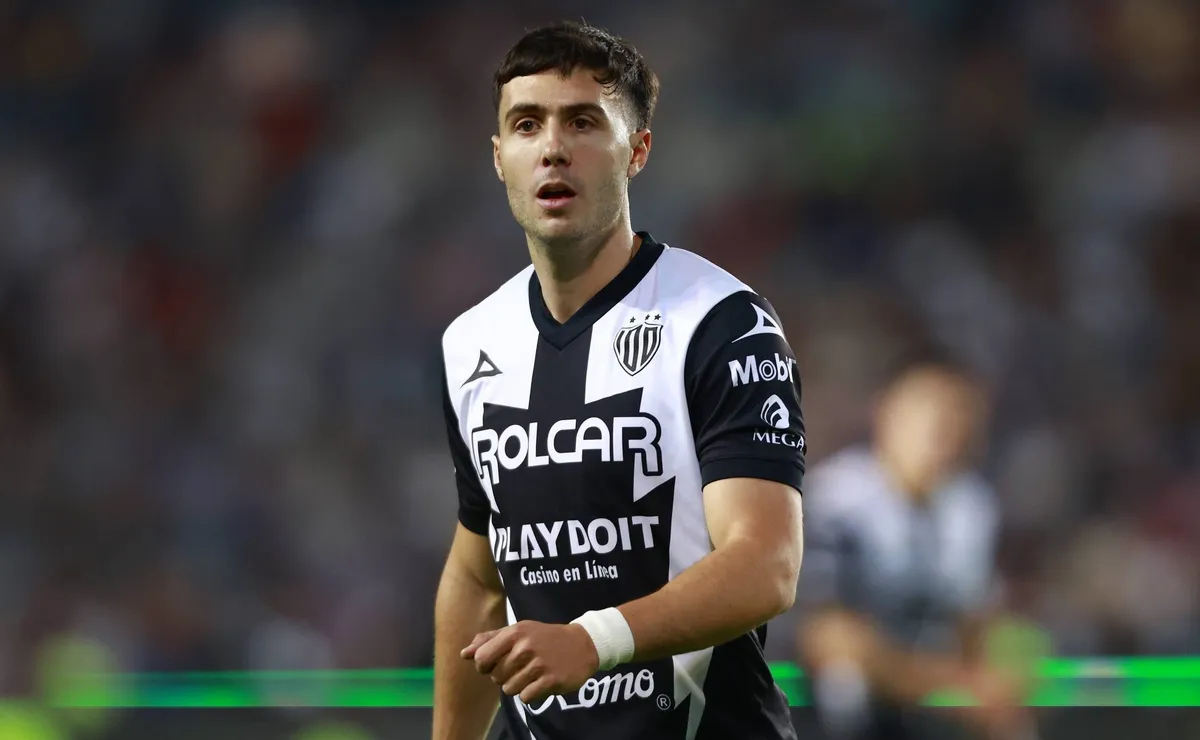 Necaxa adquirió el pase de Paradela.