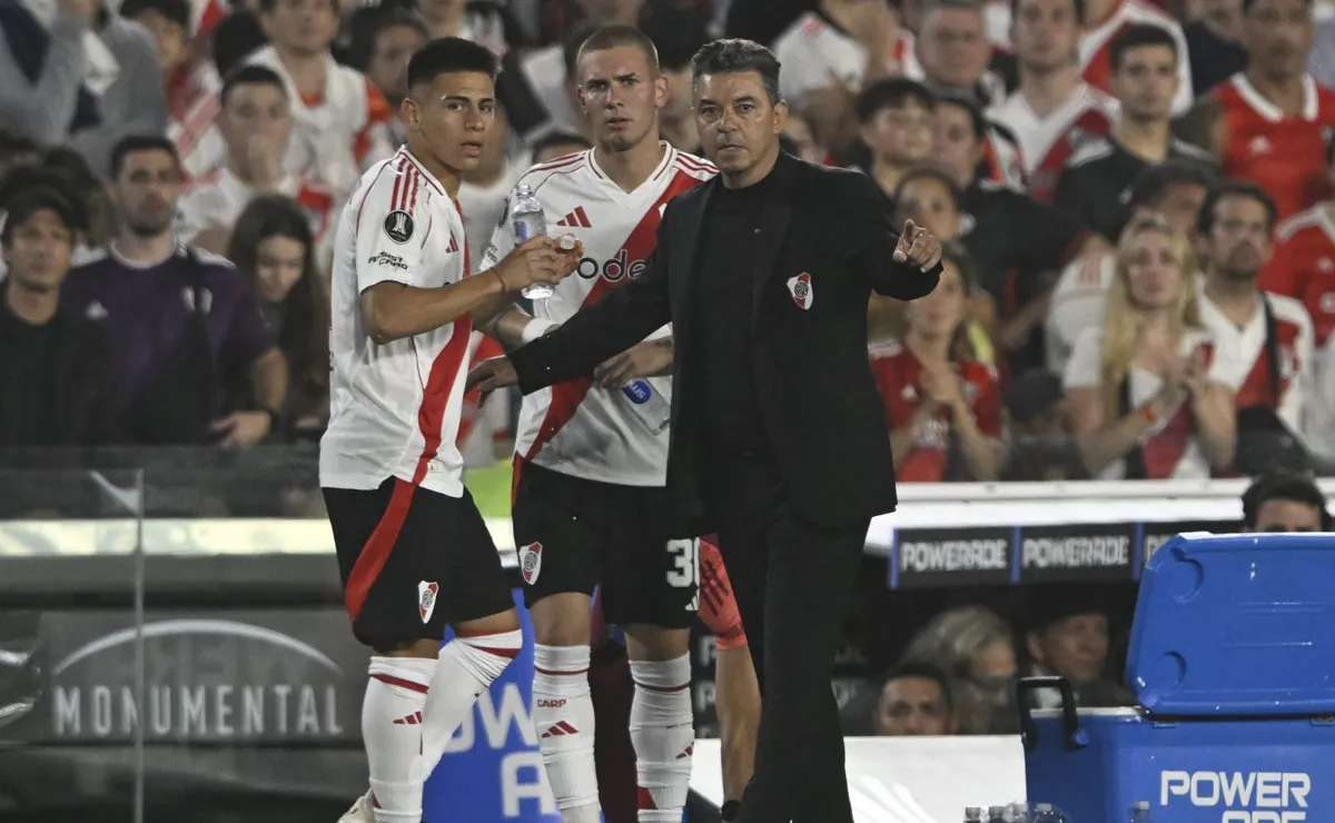 Gallardo apostó por los pibes en el segundo tiempo.