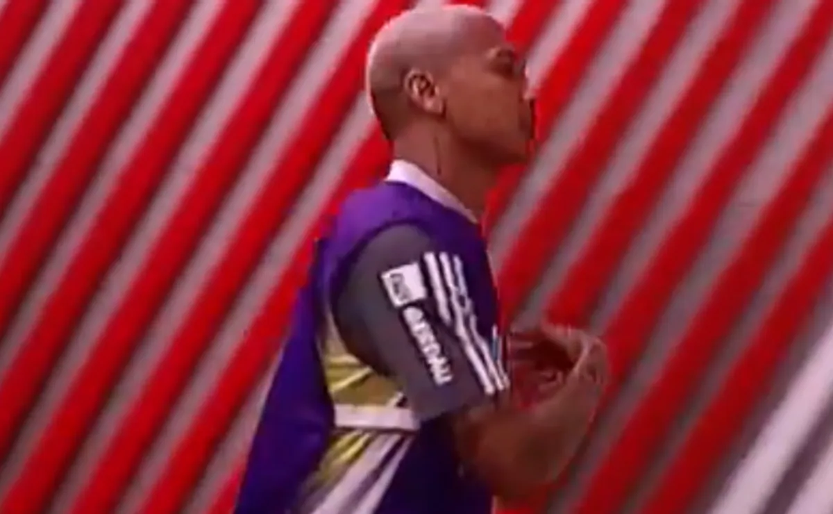 El gesto de Deyverson en el Monumental.