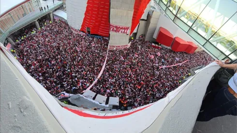 Locura en el banderazo de River.