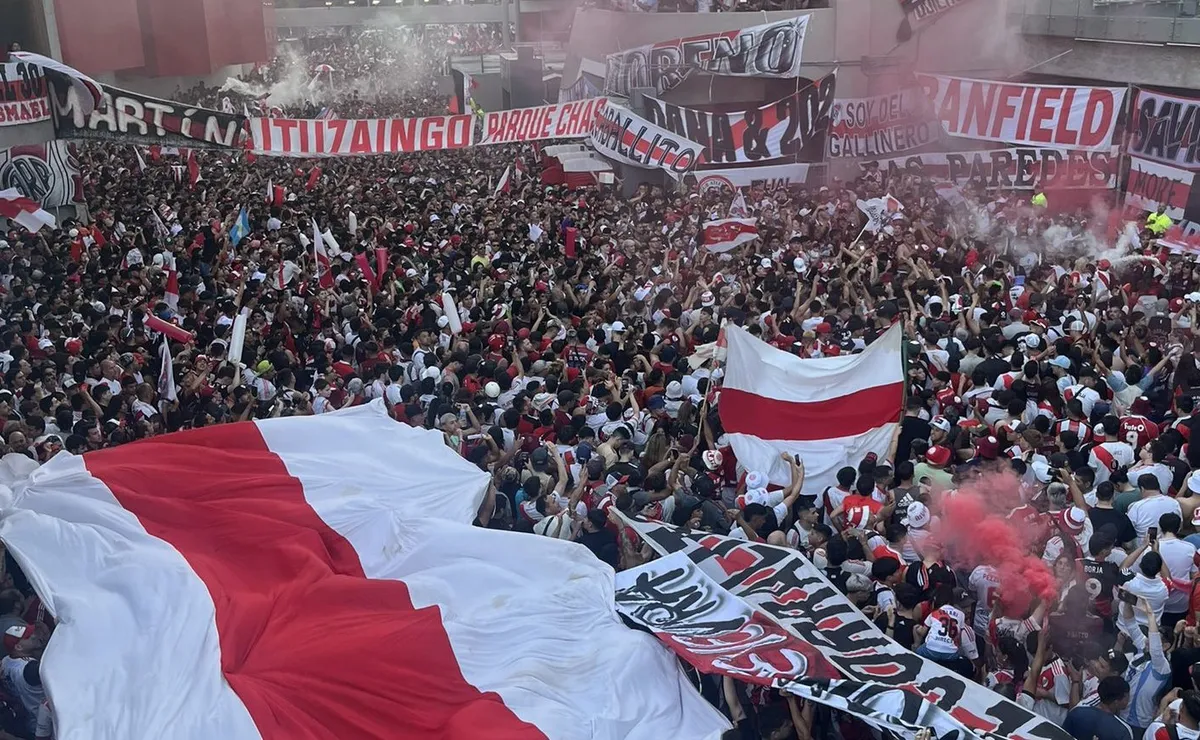 Así fue el banderazo impresionante de River: el gesto de Gallardo, el canto con los jugadores y 25 mil hinchas