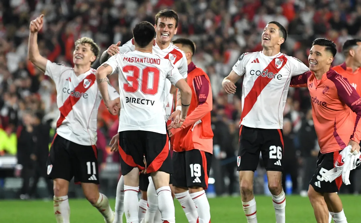 Los jugadores de River, a puro festejo.