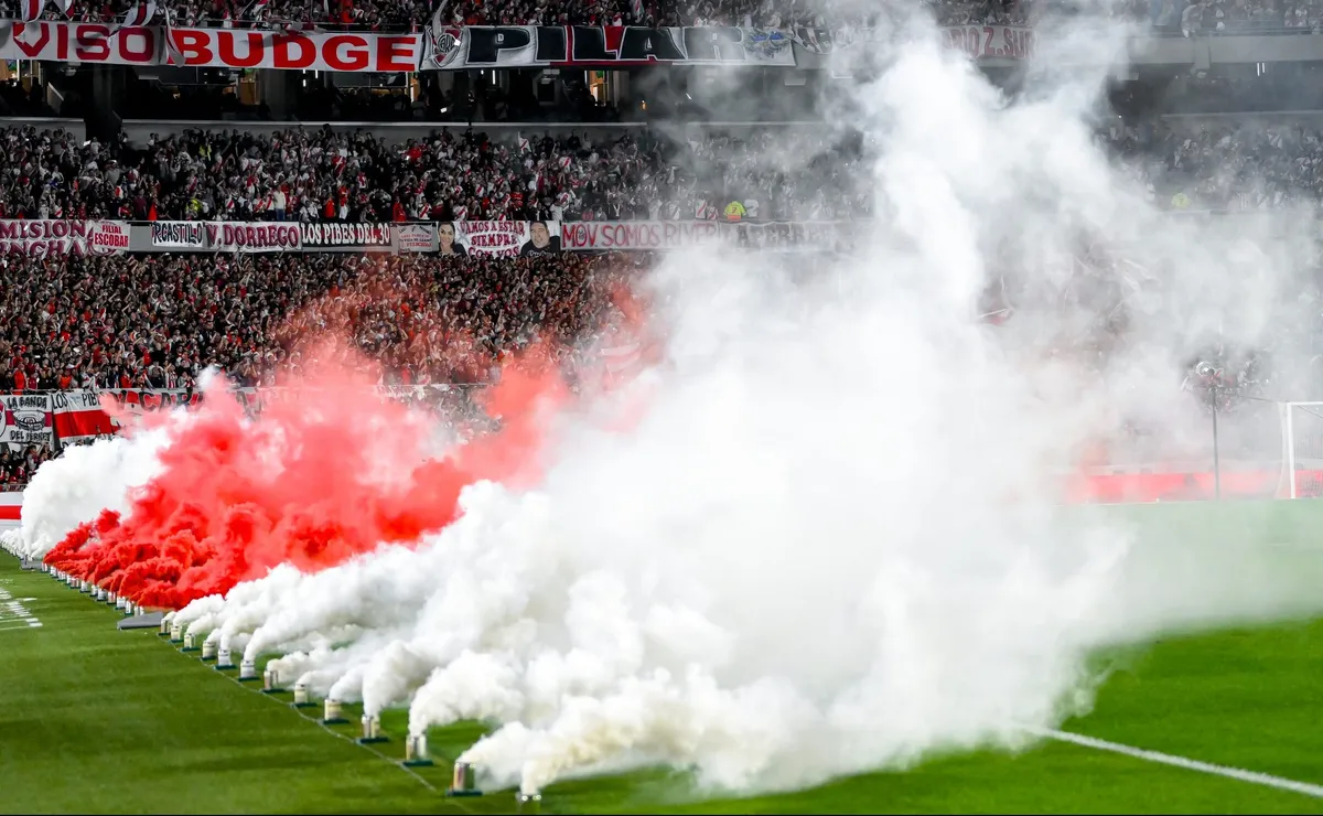 Los que pueden asistir al banderazo de River.