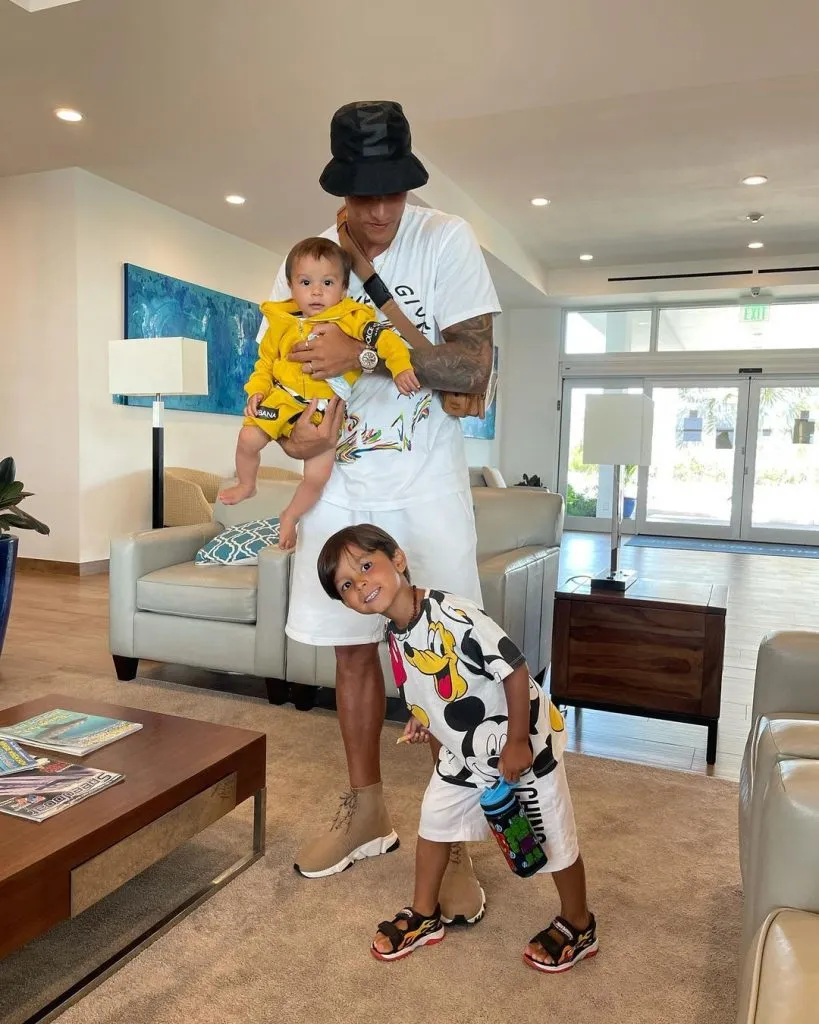 Erik Lamela con dos de sus tres hijos (FOTO: @eriklamela).