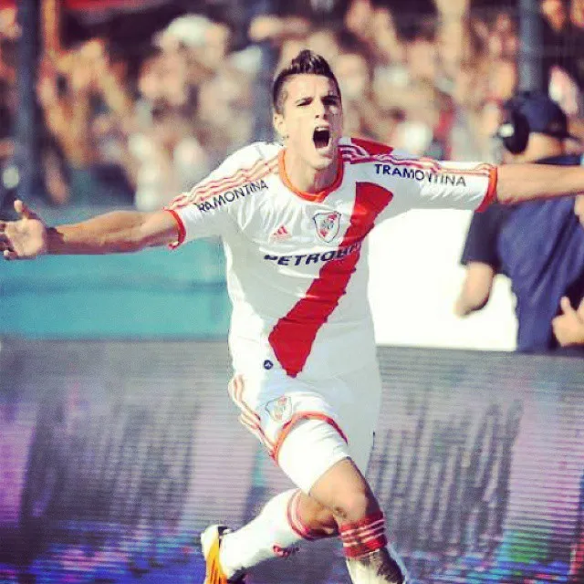 Erik Lamela hizo inferiores en River desde los 7 años, debutó a los 17 y a los 19 fue traspasado a la Roma de Italia.