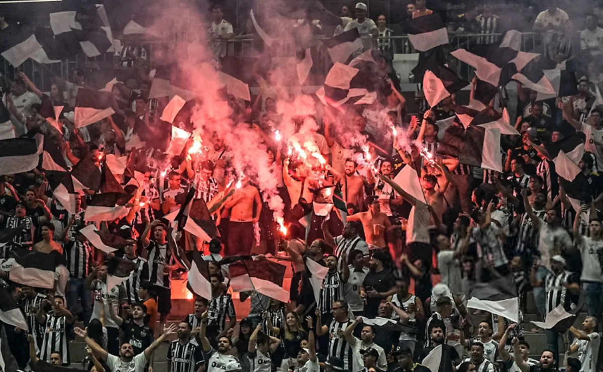 La advertencia de Mineiro a sus hinchas antes de jugar con River: "Está prohibido"