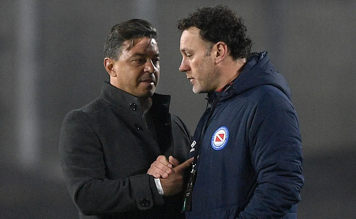 El cruce picante que tuvieron Gallardo y Milito.