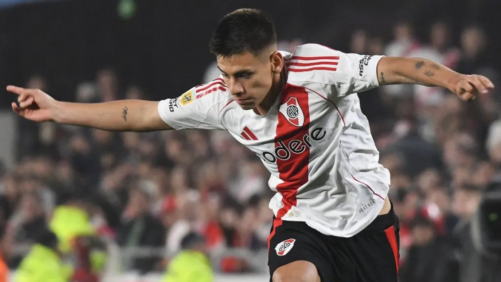 Echeverri recupera la titularida en su despedida del Monumental.