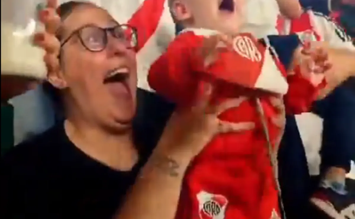 VIDEO: el increíble festejo de un bebé de River en el Monumental que se hizo viral