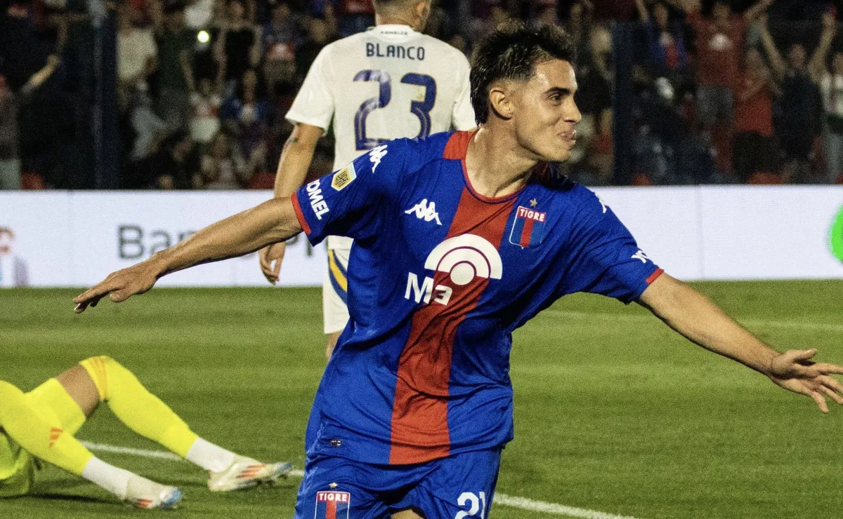 El ex River que amargó el debut de Gago en Boca.