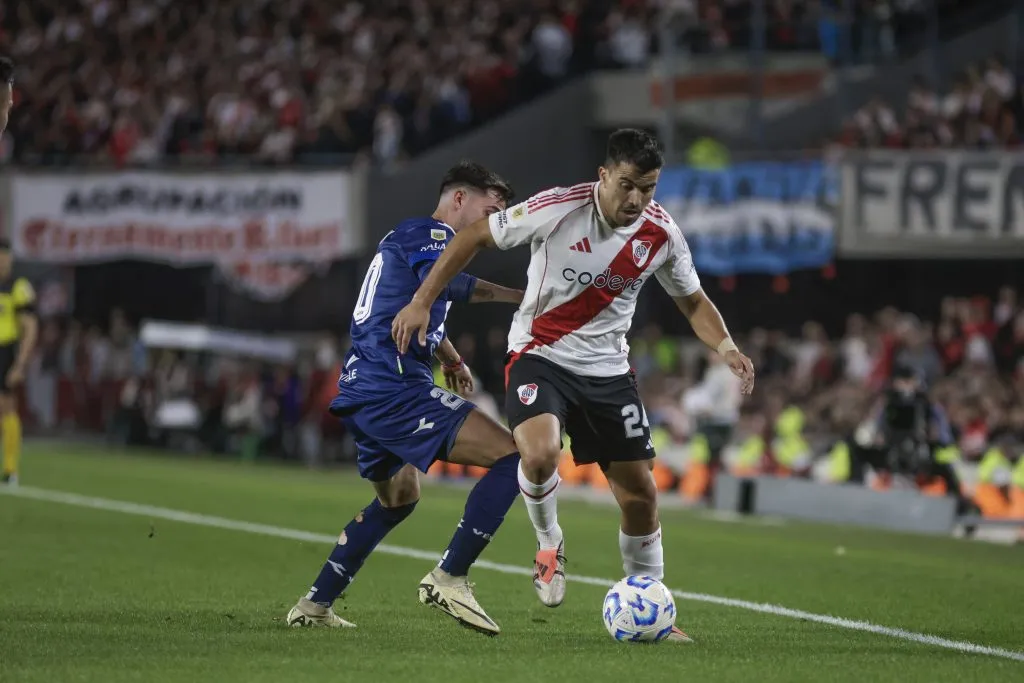 Marcos Acuña ante Vélez, el único partido en el que River hizo goles este mes.