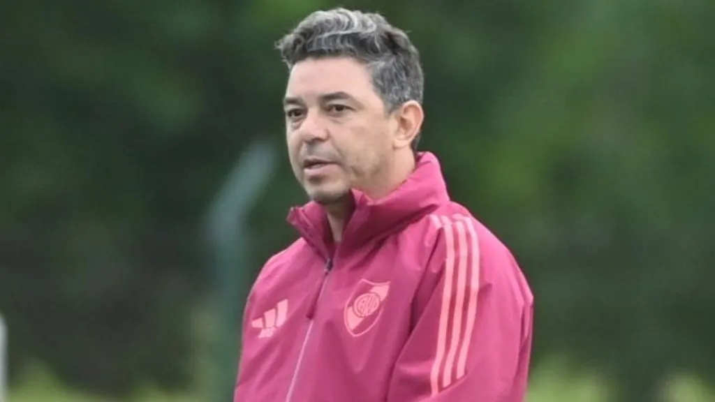 Gallardo piensa como levantar a River en el plano local.