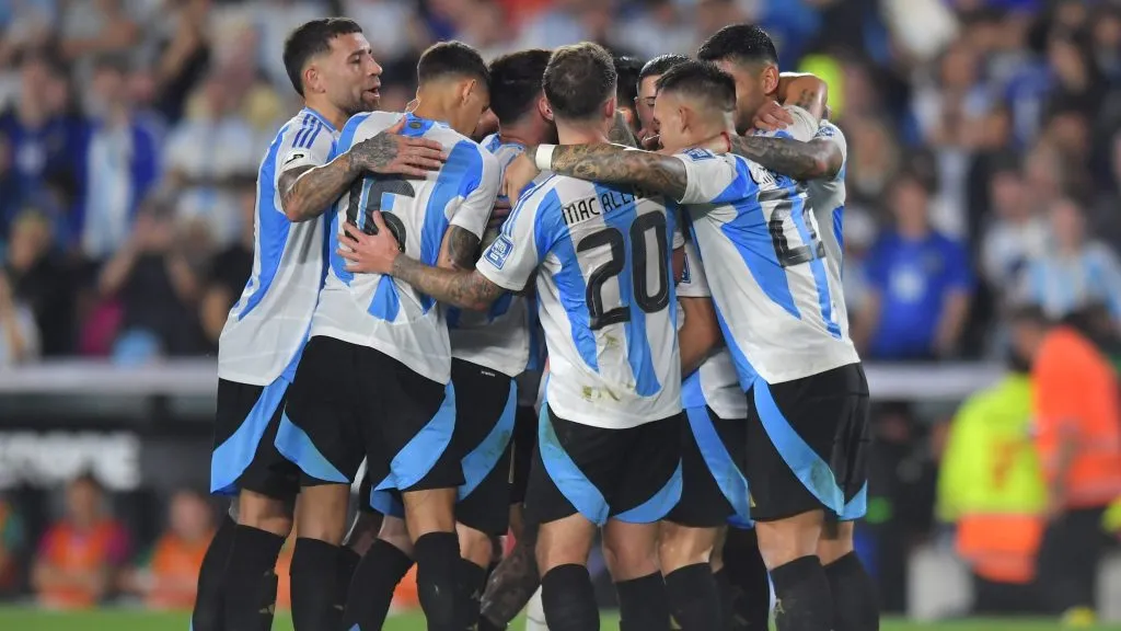 Argentina goleó 6-0 a Bolivia y sigue invicta en el Monumental con Scaloni.