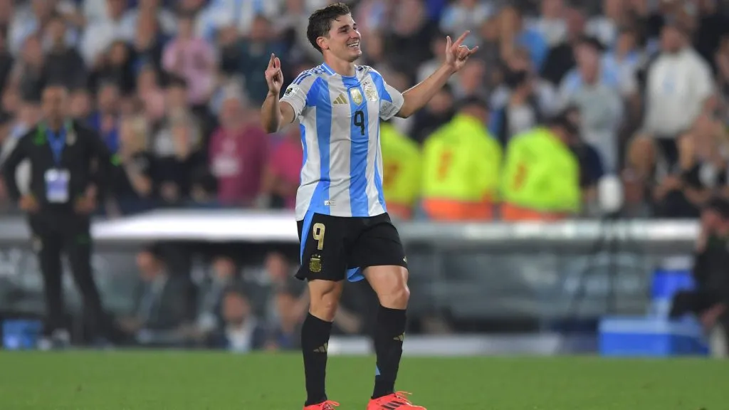 La Araña picó en el Monumental.
