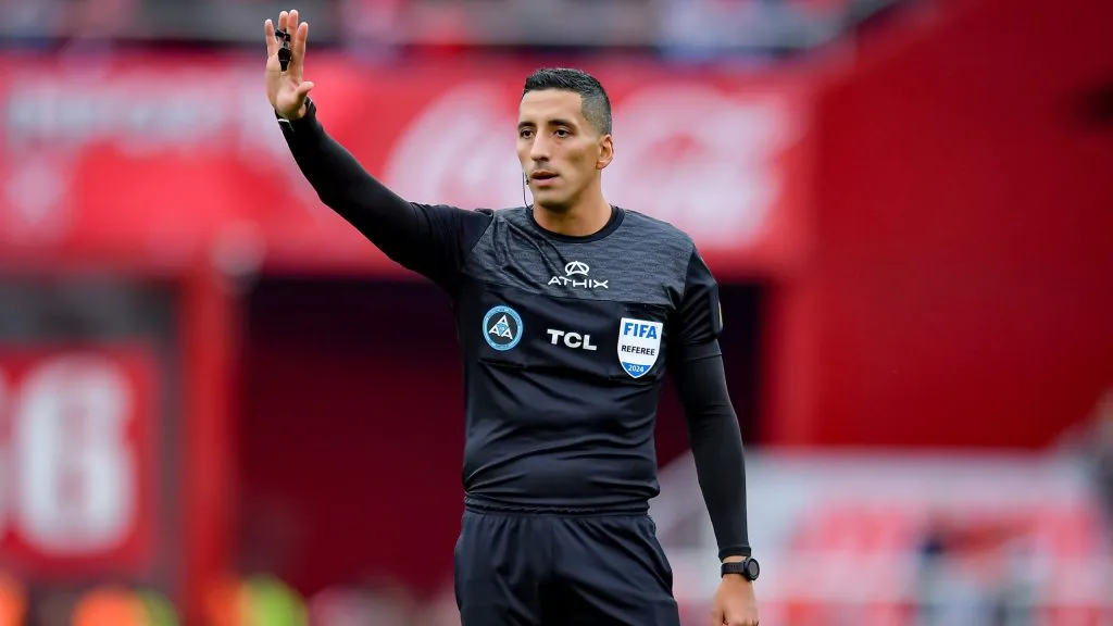 Falcón Pérez, el árbitro para River vs. Vélez.