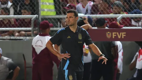 Scaloni en el partido frente a Venezuela. (Foto: Getty).