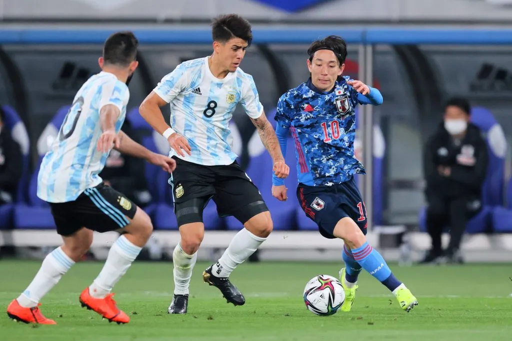 Santiago Colombatto jugando para Argentina