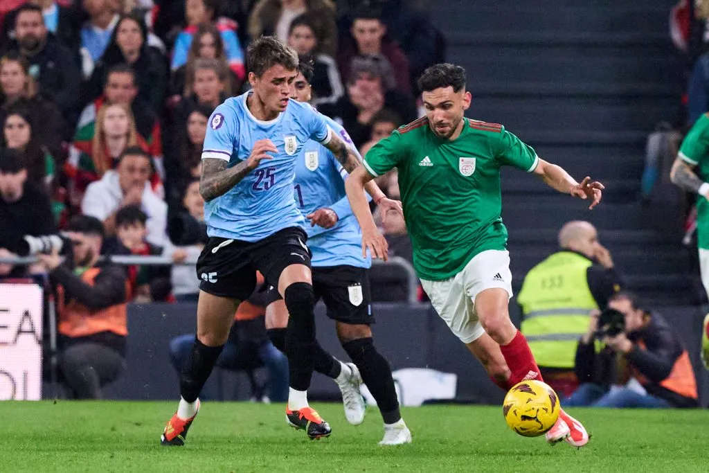 Fonseca jugando con la Selección de Uruguay ante el País Vasco. (Getty)