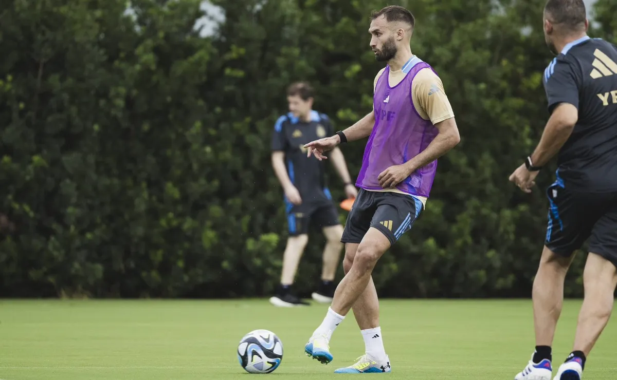 Germán Pezzella esta en condiciones de jugar.