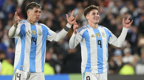 Julián Álvarez y Enzo Fernández van de arranque contra Paraguay.