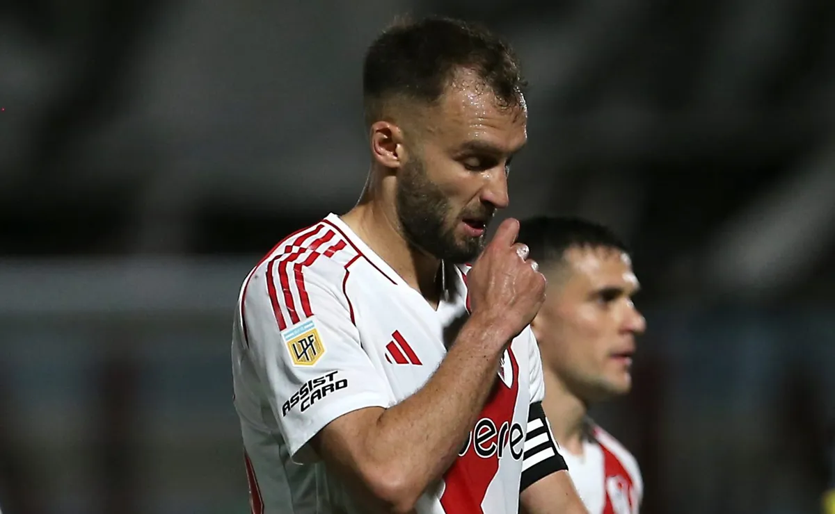 Se confirmó que Pezzella sufrió una sobrecarga en el gemelo.