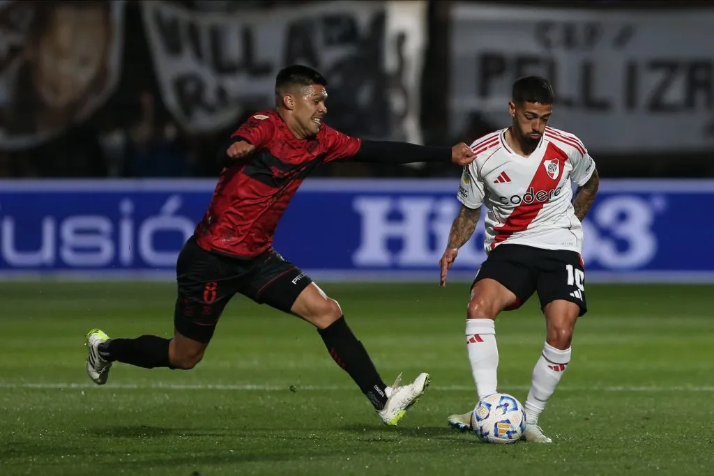 Lanzini, de correcto partido: preciso y activo pero no decisivo.