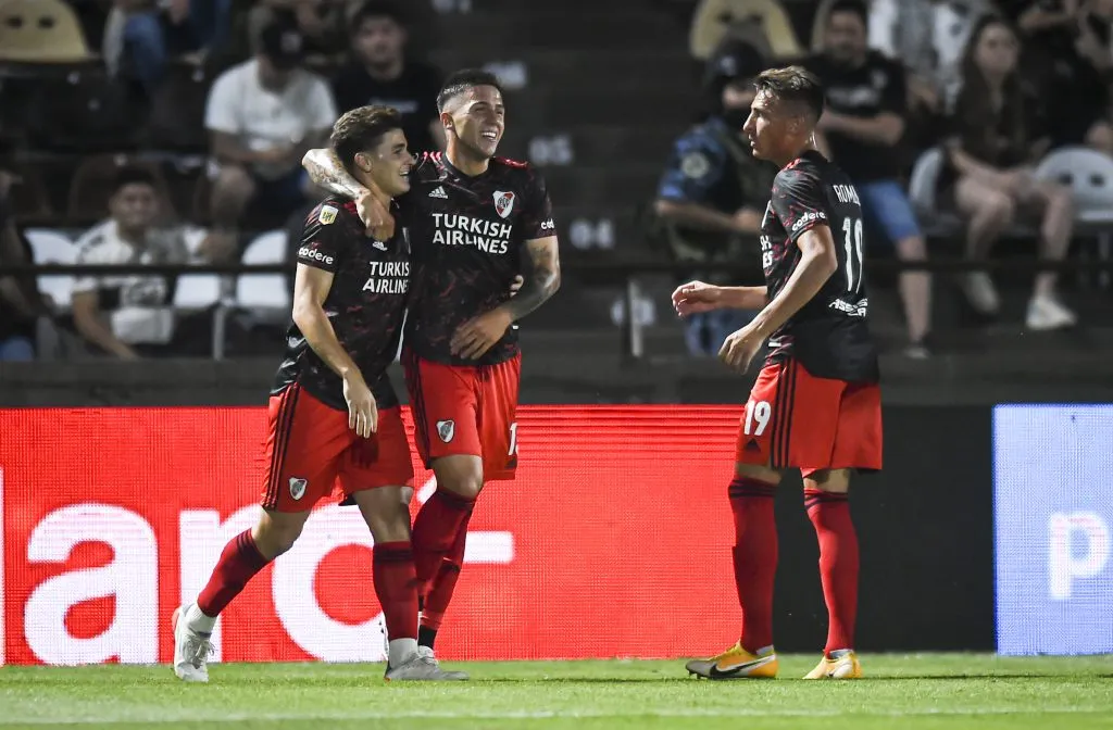 Julián Álvarez celebra su gol ante Platense. (Getty)