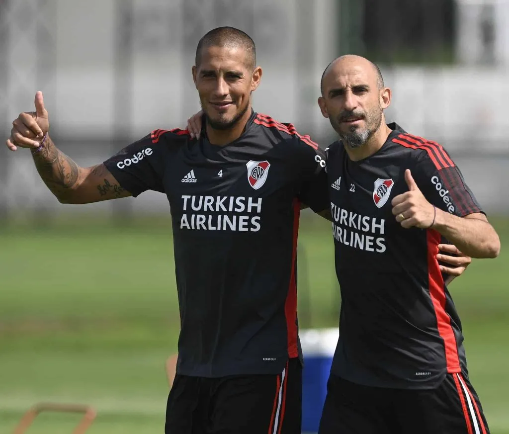 Maidana y Pinola, dos defensores históricos del ciclo Gallardo. (Foto: Prensa River).
