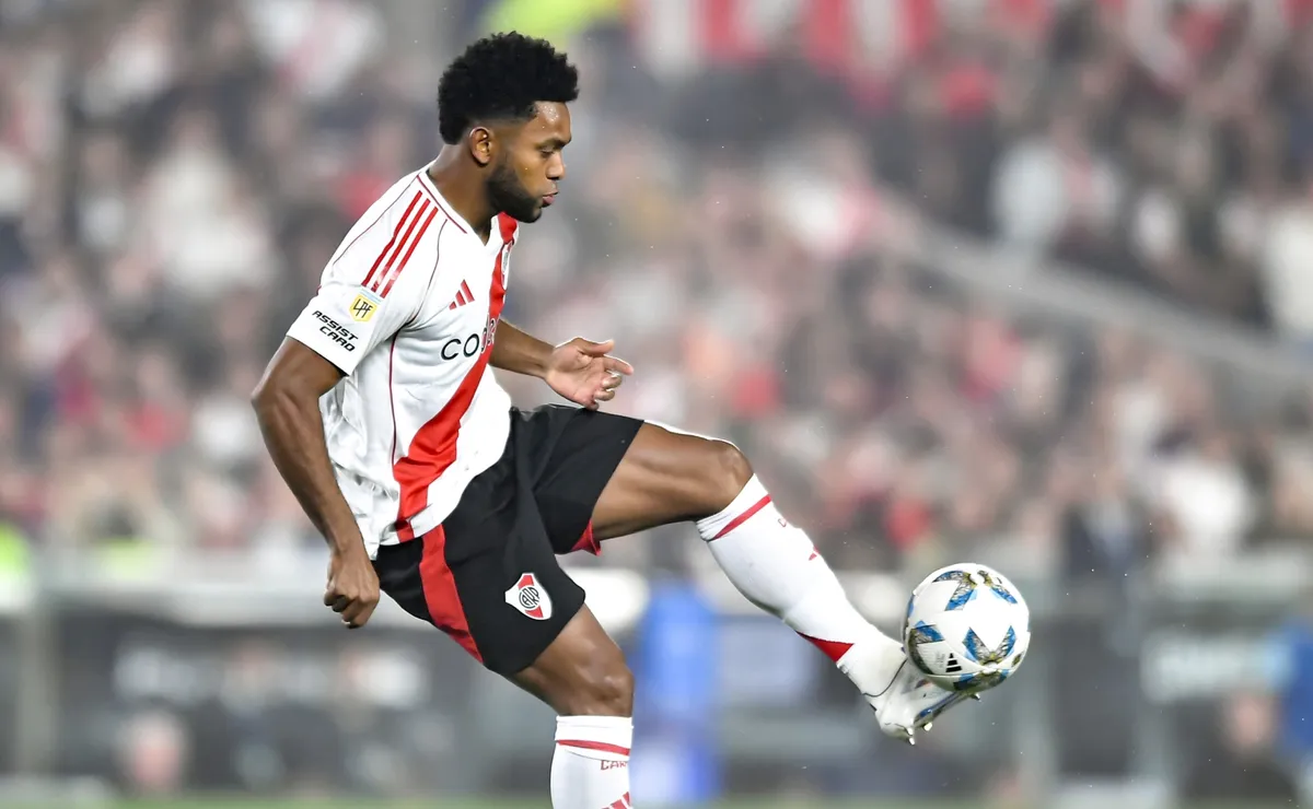 Miguel Borja seguirá siendo el nueve de River.