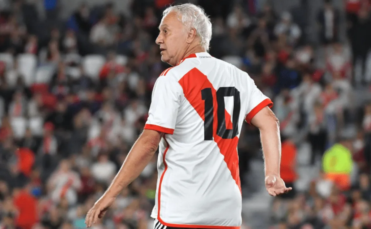 El Beto Alonso habló de Mastantuono.