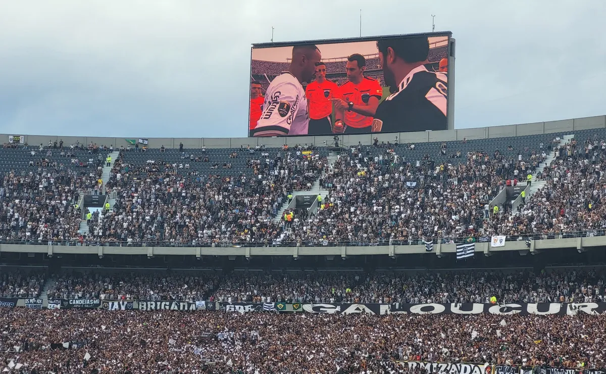 La nueva pantalla LED quedó inaugurada en la final del sábado.