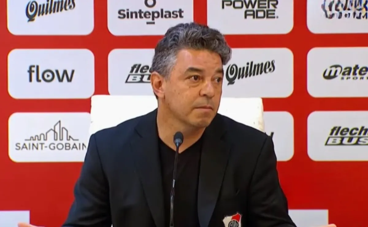 Marcelo Gallardo en conferencia.