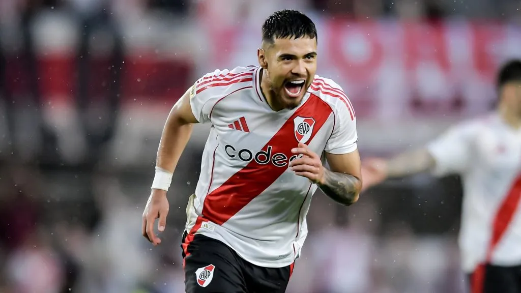 Paulo Díaz festeja un gol de River.