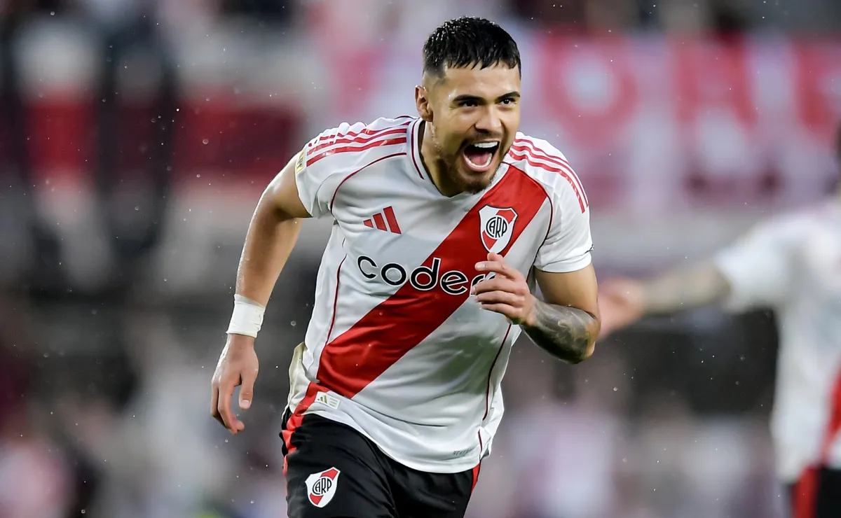Paulo Díaz jugaría en lugar de Pezzella o Martínez Quarta