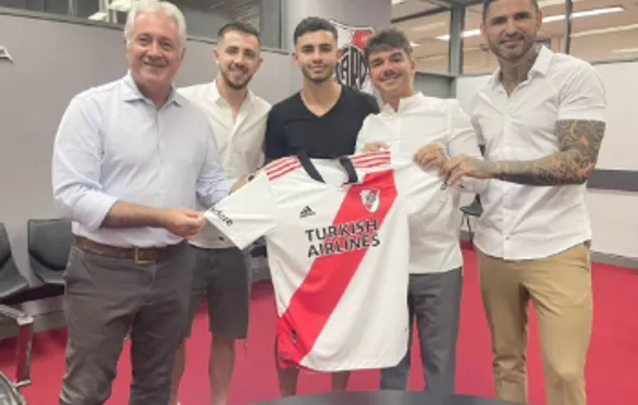 Simón, Matías Patanian y sus representantes: Ever Zárate y Jonathan Gizzi, quienes también trabajan con Felipe Peña Biafore.