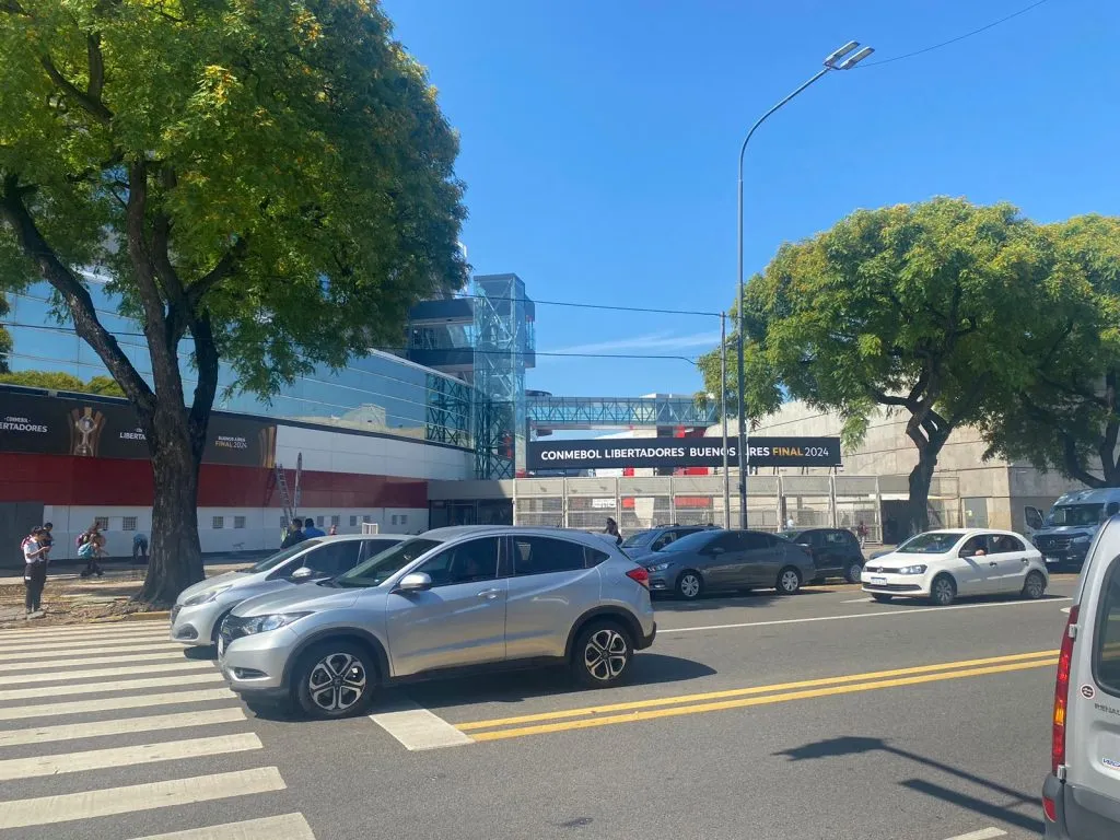 Así luce el ingreso al Estadio Monumental en la previa de la final entre Mineiro y Botafogo.