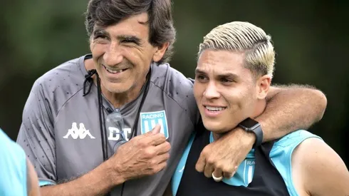 Juanfer junto a Gustavo Costas en Racing.