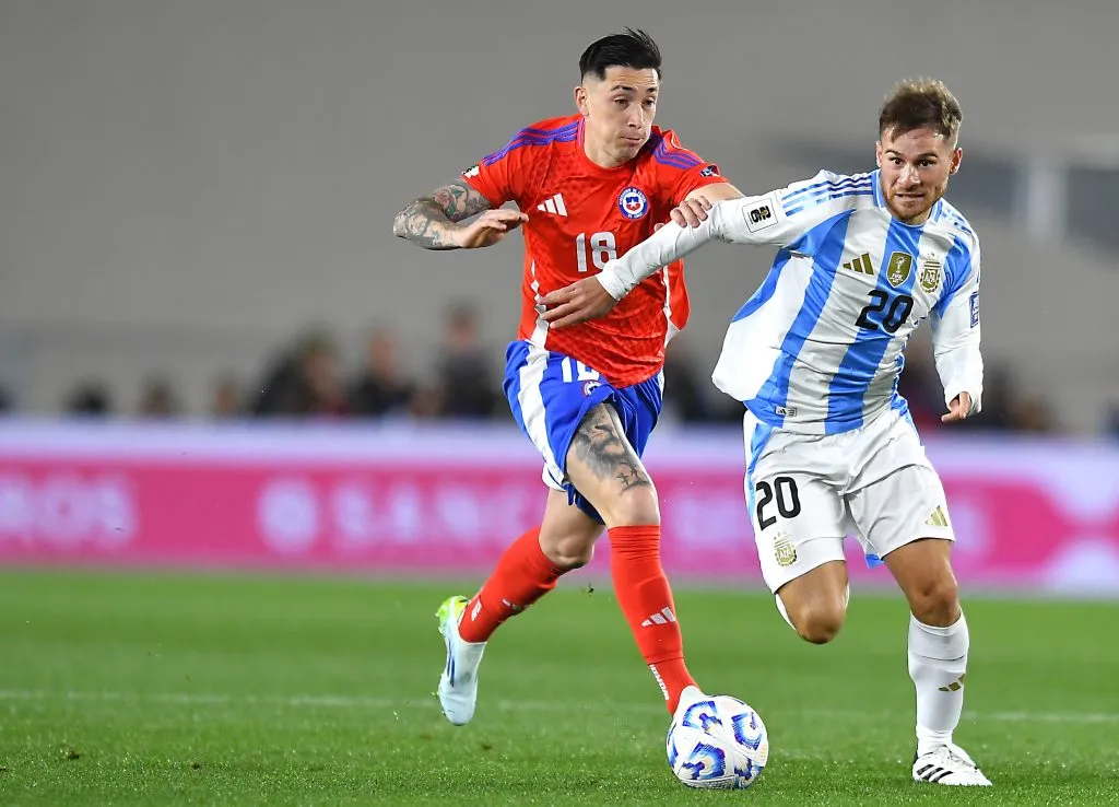 Echeverría es titular habitual en la Selección de Chile. (Foto: Getty).