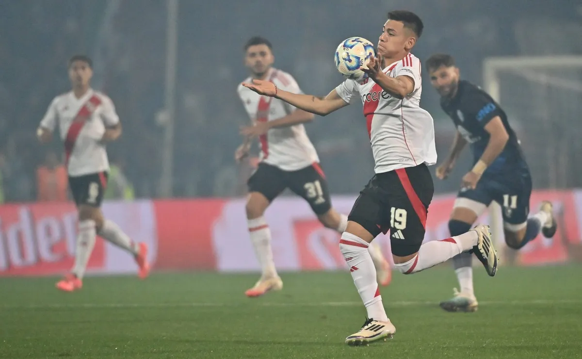 Echeverri tiene el alta: ¿titular en su despedida del Monumental?