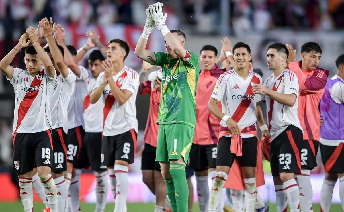 River quiere quedar a cinco de Vélez.