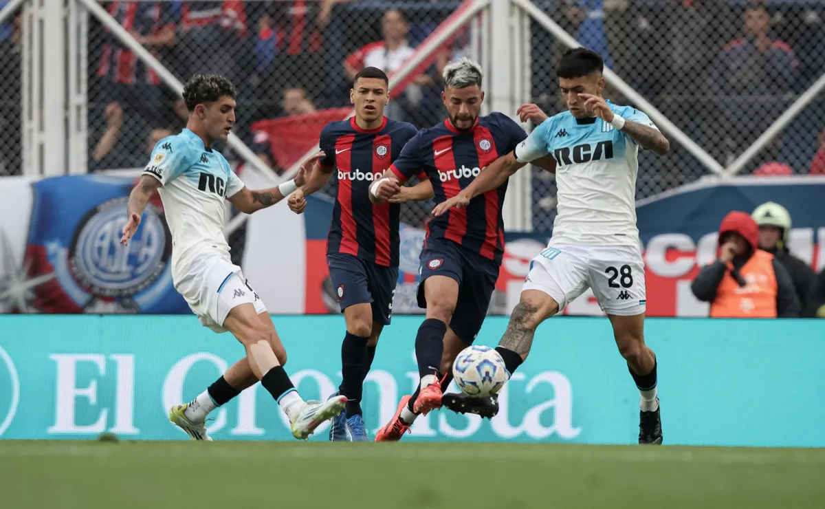 Racing se lo dio vuelta a San Lorenzo y pasó a River (Foto: Prensa CASLA).