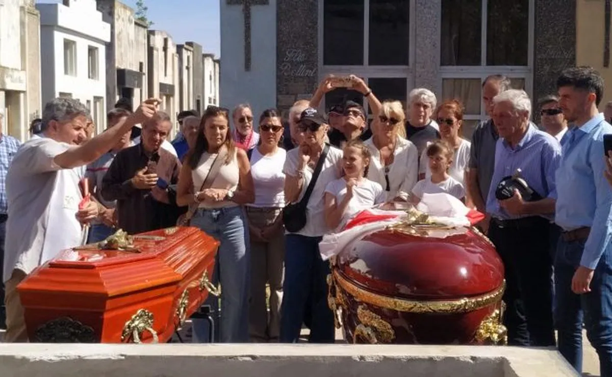 Último adiós y homenaje a Amadeo Carrizo en Rufino (Foto: Sur24).