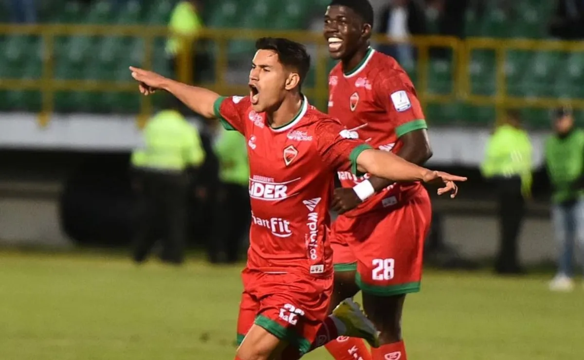 Londoño jugó durante todo el semestre en Patriotas de Colombia y terminó descendiendo. Foto: Patriotas FC.