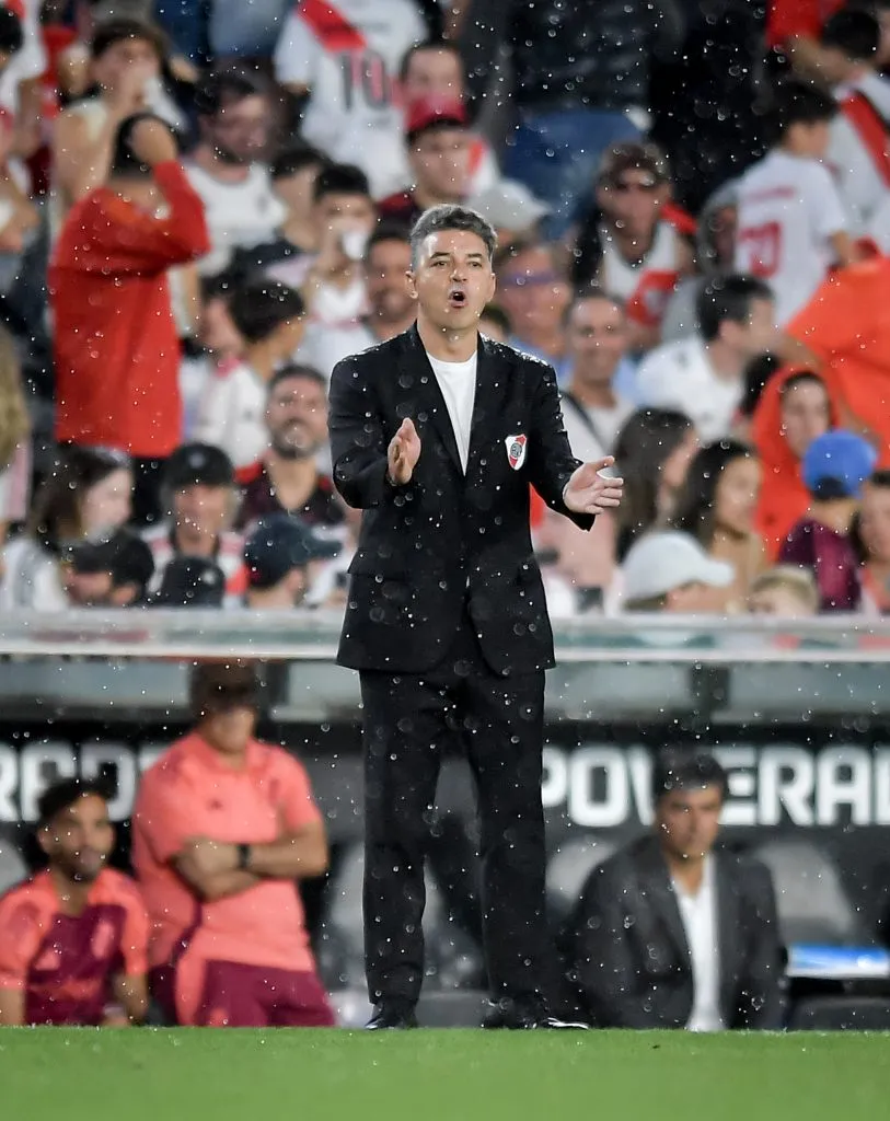 Gallardo terminó aplaudiendo al equipo. (Getty)