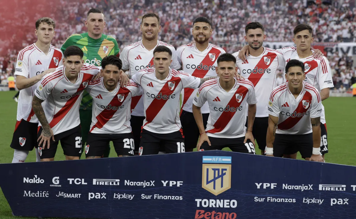 Los once titulares de River ante Barracas.