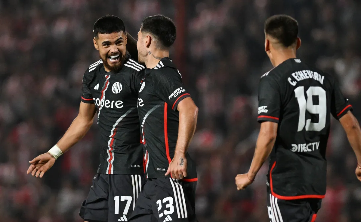 Los jugadores de River, a puro festejo.