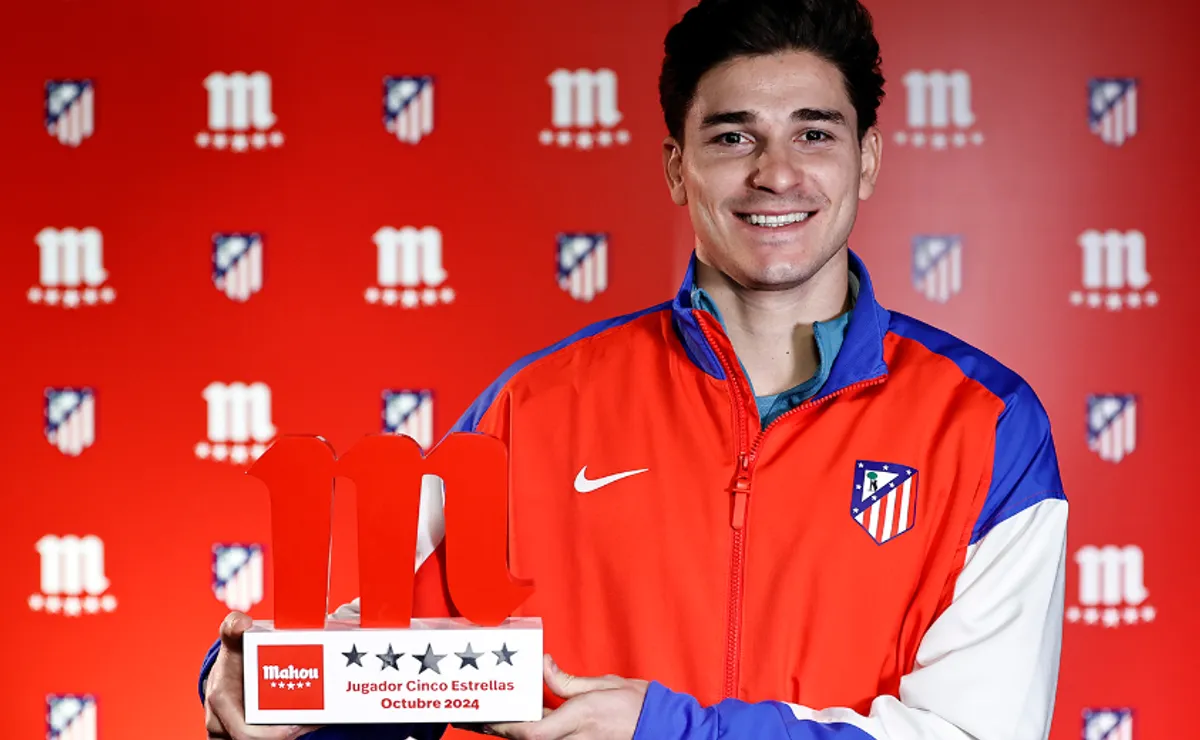 Julián Álvarez viene de recibir el premio al mejor jugador del mes en el Aleti.