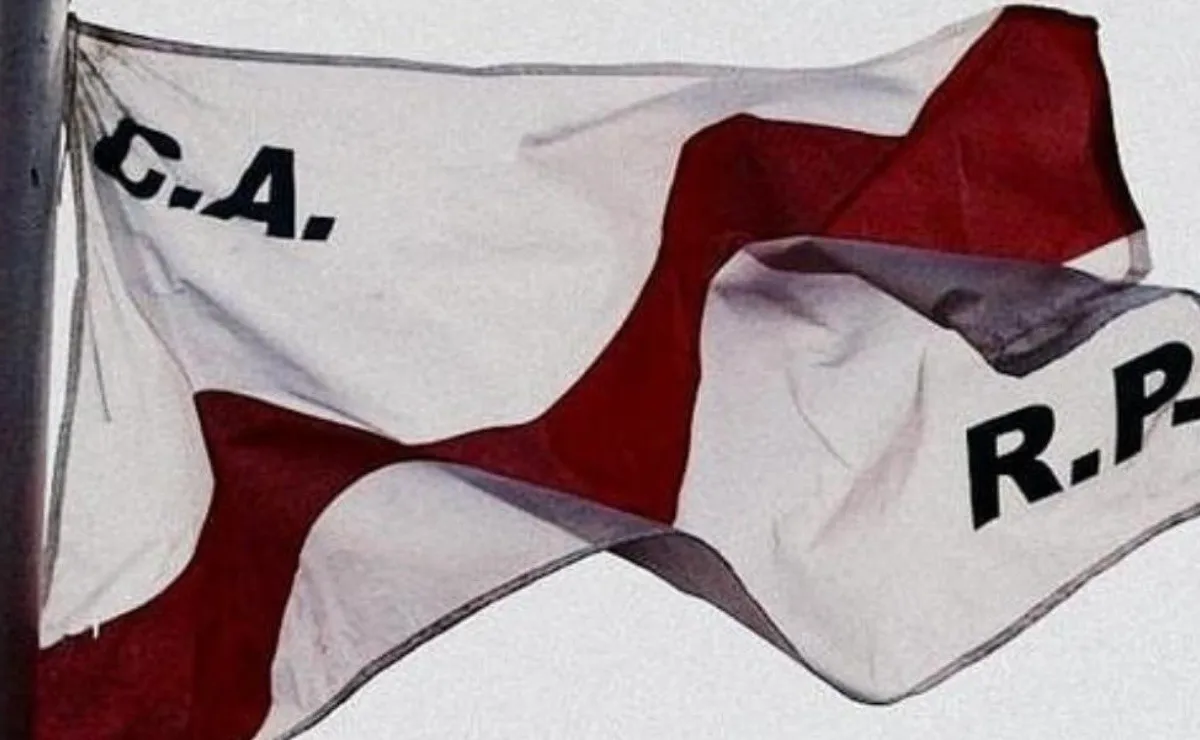 La bandera de River siempre flamea en lo más alto