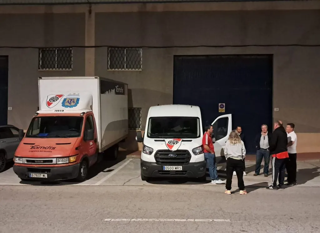 La camioneta con la que la Filial Málaga viajó a Valencia.